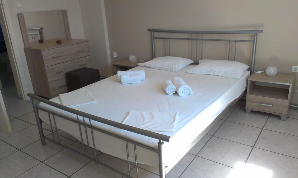 Iro Apartments Paralia Agias Foteinis Bilik gambar